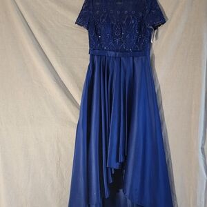 Elegant Blue Lace Evening Dress